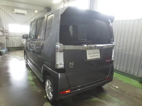 Honda N-BOX Custom