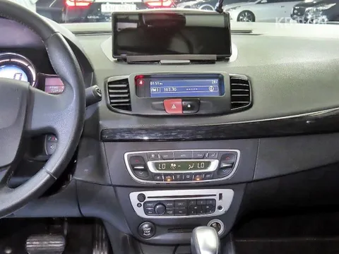 Renault SM3