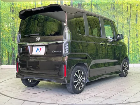 Honda N-BOX Custom