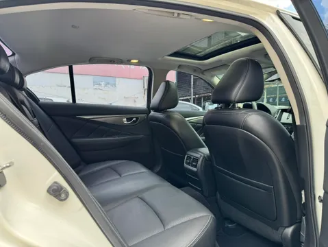 Infiniti Q50L