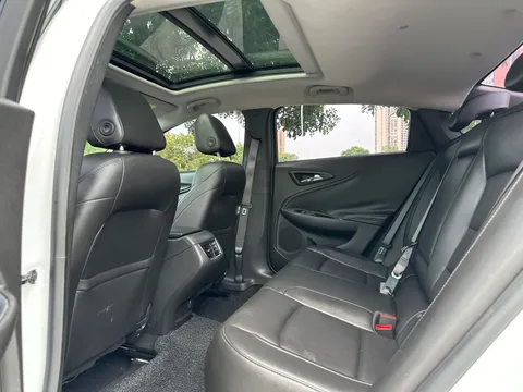 Chevrolet Malibu XL