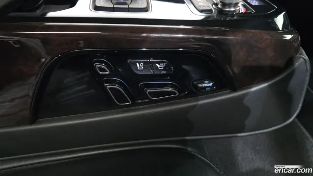 Genesis G90 (EQ900)