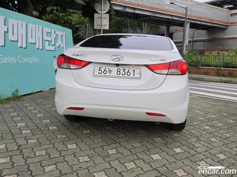 Hyundai Elantra (Avante)