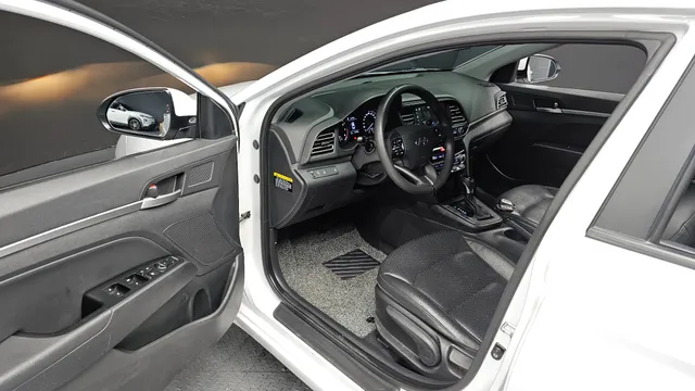 Hyundai Elantra (Avante)