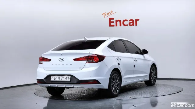 Hyundai Elantra (Avante)