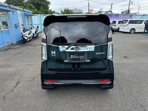 Honda N-WGN Custom