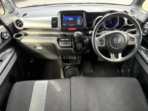 Honda N-BOX Slash