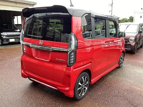Honda N-BOX Custom