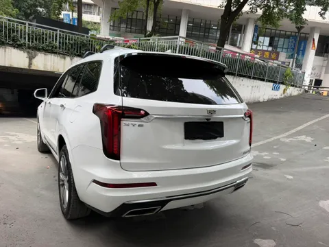Cadillac XT6