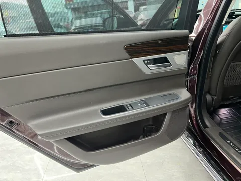 Jaguar XFL