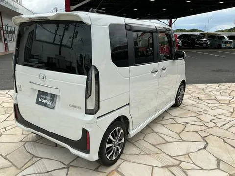 Honda N-BOX Custom