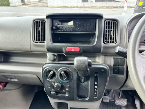 Mitsubishi Minicab Van