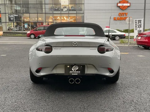 Mazda MX-5 (Roadster)
