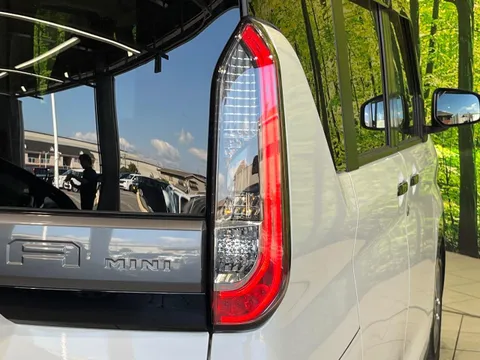 Mitsubishi Delica Mini
