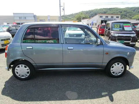 Daihatsu Mira Gino