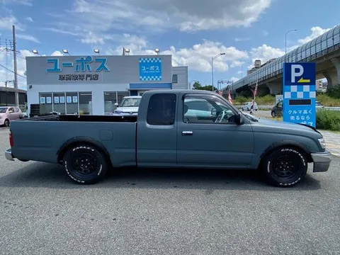 Toyota Hilux Sports Pick Up