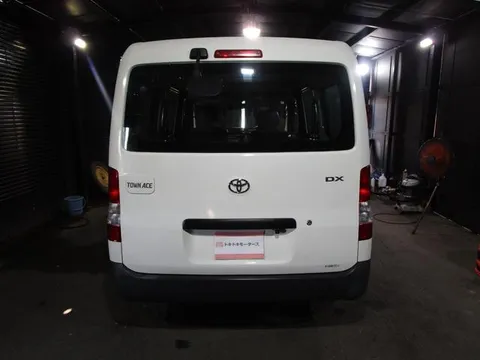 Toyota TownAce Van