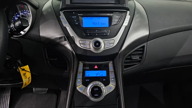 Hyundai Elantra (Avante)