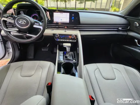 Hyundai Elantra (Avante)