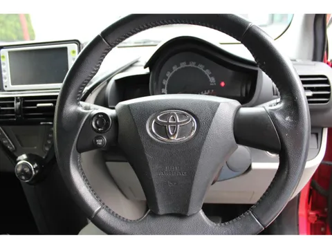 Toyota iQ