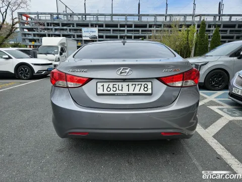 Hyundai Elantra (Avante)