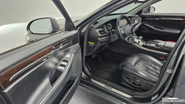 Genesis G90 (EQ900)