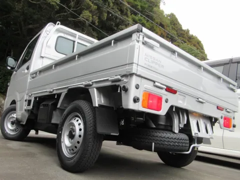 Nissan Clipper Truck