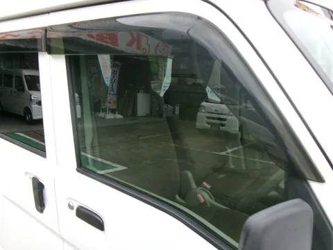 Mitsubishi Minicab Van