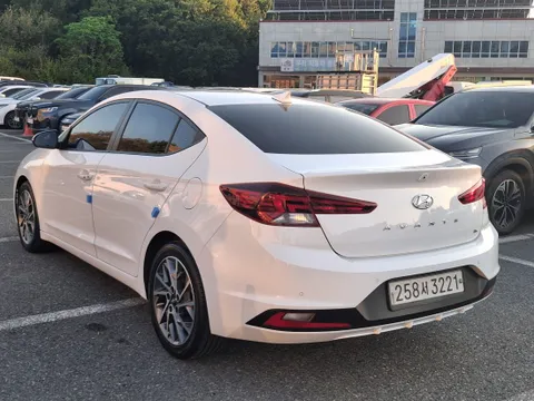 Hyundai Elantra (Avante)