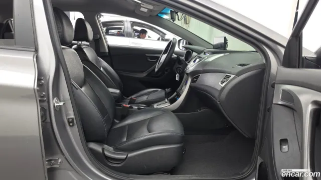 Hyundai Elantra (Avante)