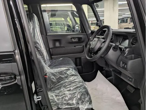 Honda N-BOX Custom