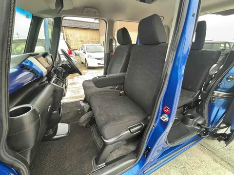 Honda N-BOX Plus