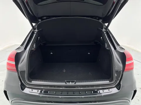 Mercedes-Benz Mercedes-Benz GLA