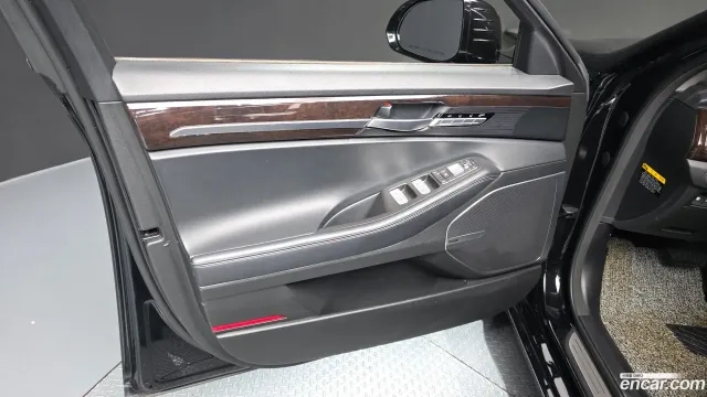 Genesis G90 (EQ900)