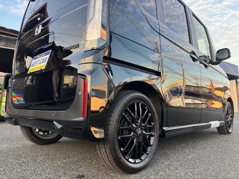 Honda N-BOX Custom