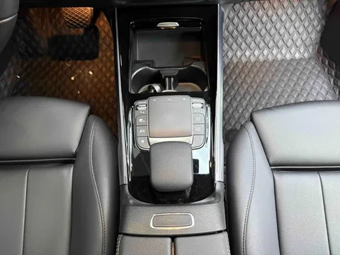 Mercedes-Benz Mercedes-Benz GLB