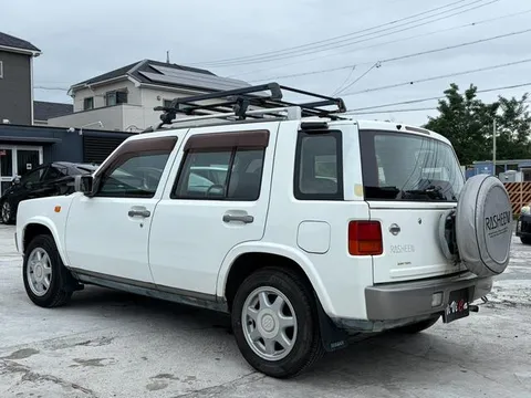 Nissan Rasheen