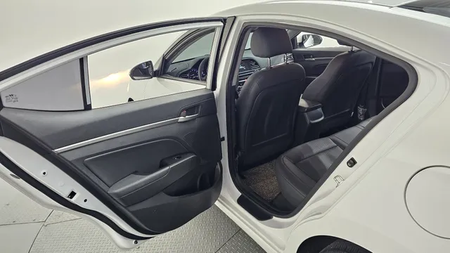 Hyundai Elantra (Avante)