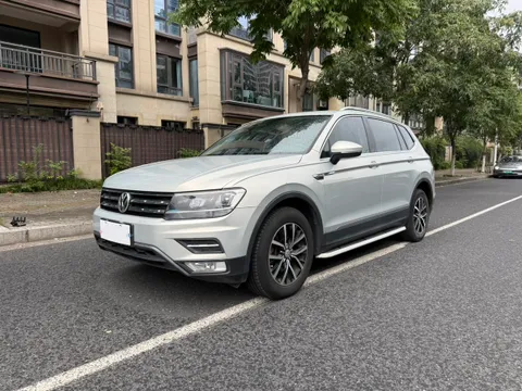 Volkswagen Tiguan L