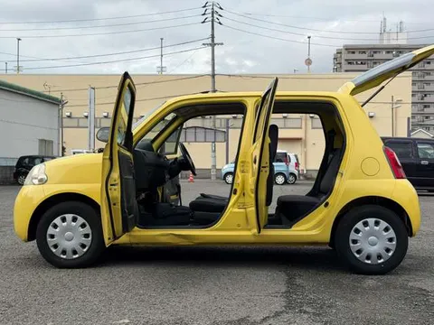 Daihatsu Esse