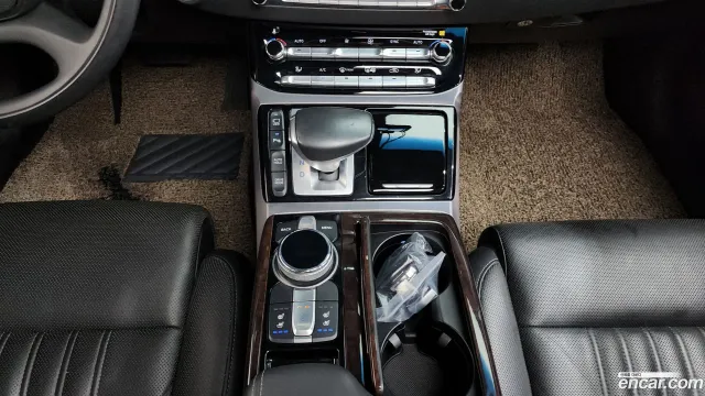 Genesis G90 (EQ900)