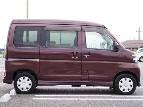 Daihatsu Atrai Wagon
