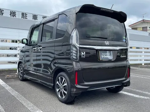 Honda N-BOX Custom