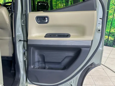 Honda N-BOX Slash