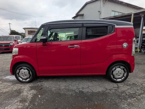 Honda N-BOX Slash