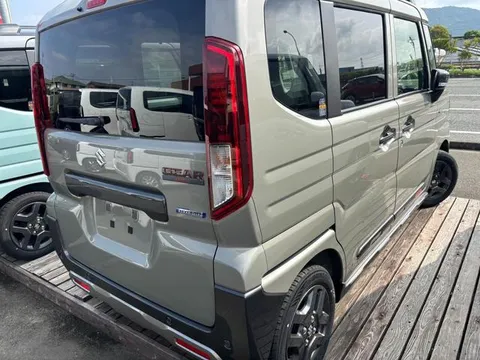 Suzuki Spacia Gear