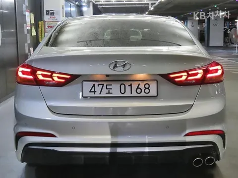 Hyundai Elantra (Avante)