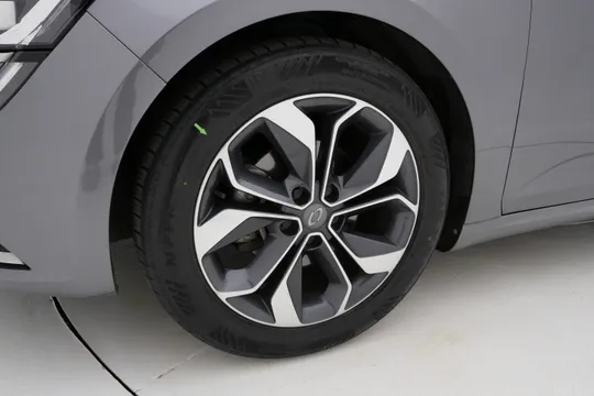 Renault Talisman (SM6)