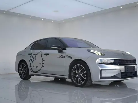 Lynk & Co 03