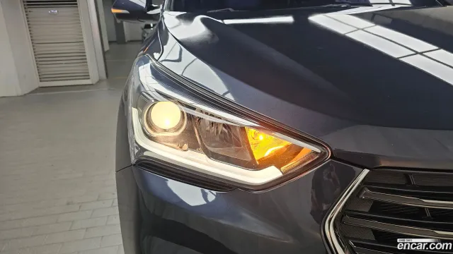 Hyundai Grand Santa Fe (Maxcruz)